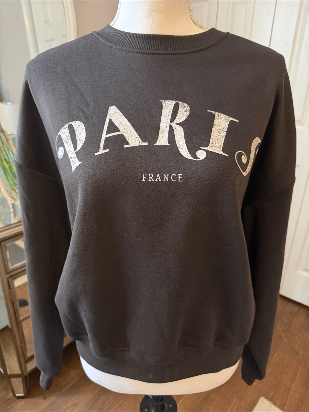 H&M Paris France Black Graphic Sweatshirt - Women Tops Small 🇫🇷 Love this! ❤️